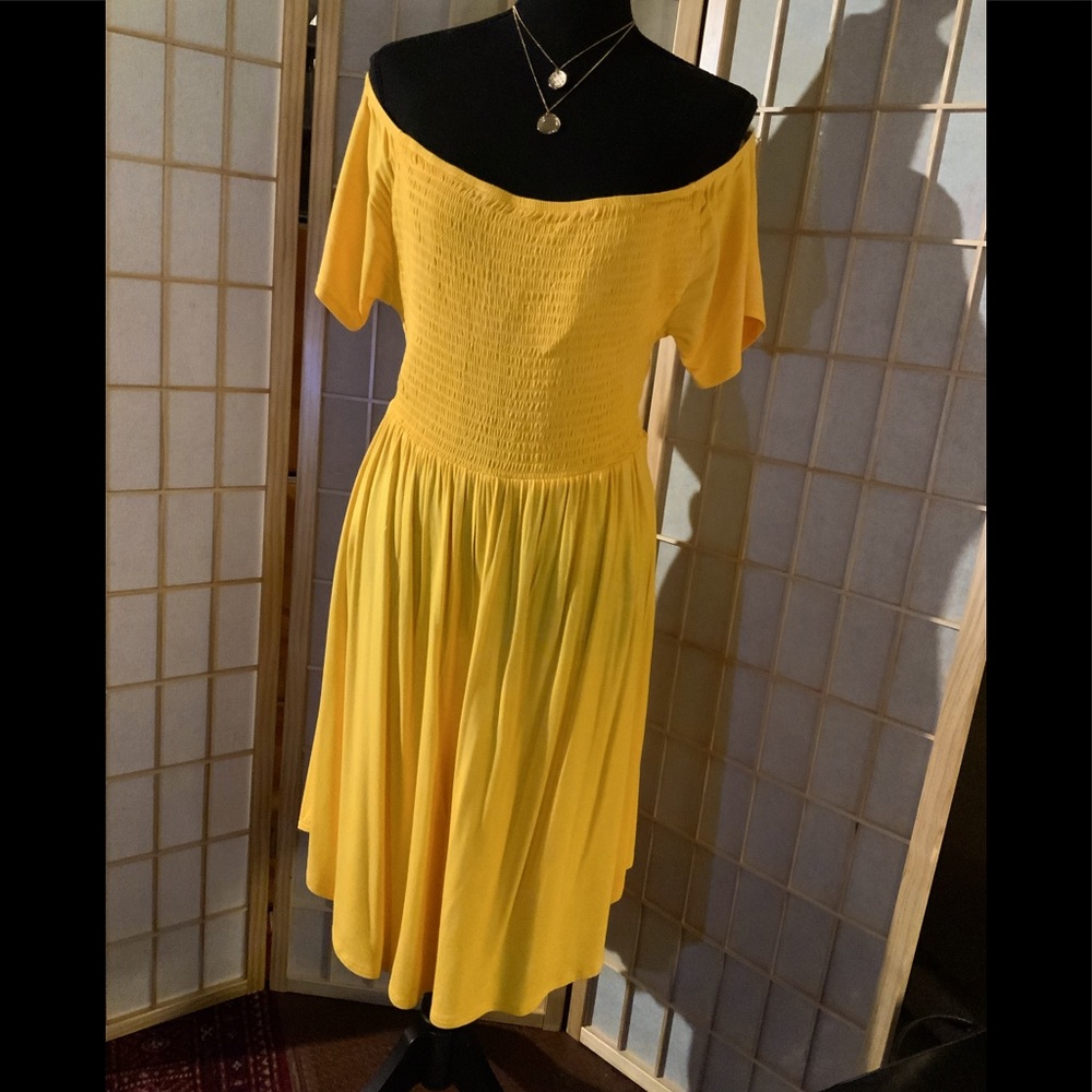 NWT  Heart & hips - Yellow off the shoulder T-shirt dress. Sz 1x